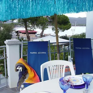 https://marina-azzurra-vistamare.it-tuscanyhotel.com
